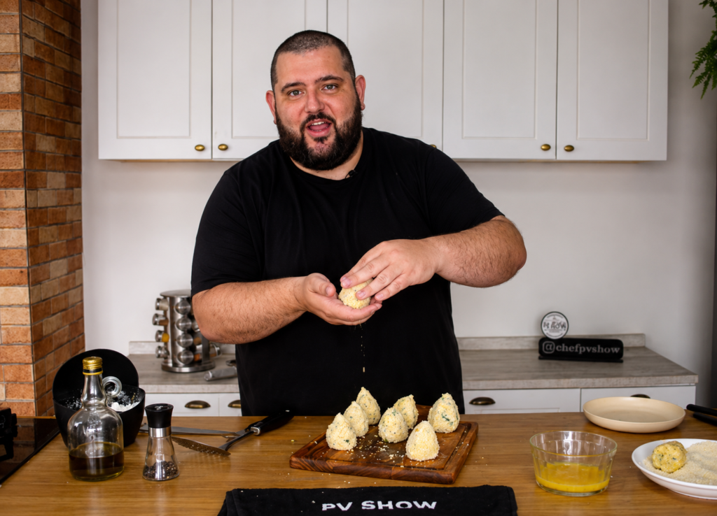 chef-pv-show-empanando-coxinha-sem-massa-1024x738 Coxinha Sem Massa Crocante: Receita Fácil e Cheia de Sabor