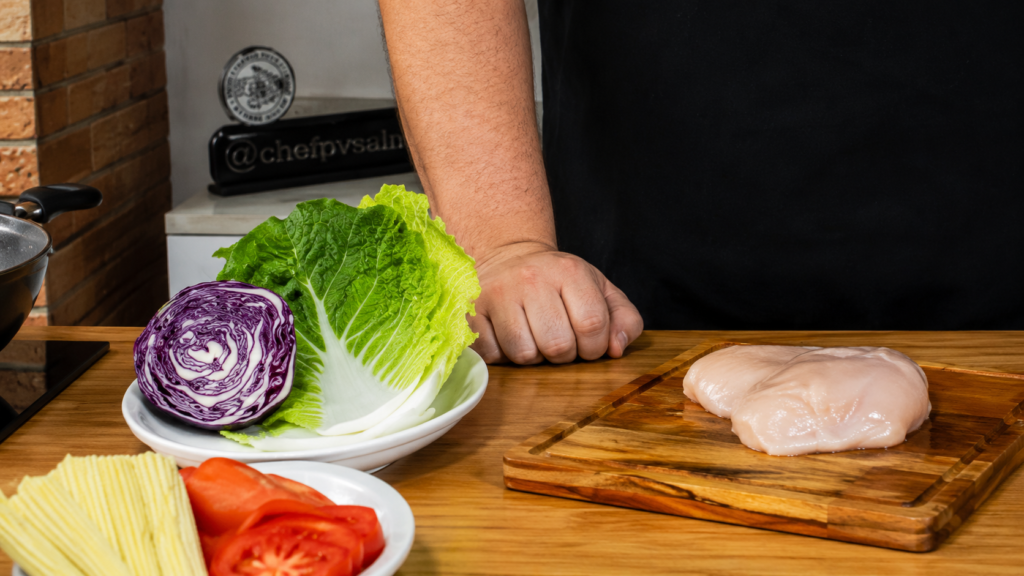 ingredientes-para-yakisoba-1024x576 Yakisoba de Frango: Aprenda a Fazer uma Versão Autêntica, Saborosa e Cheia de Textura
