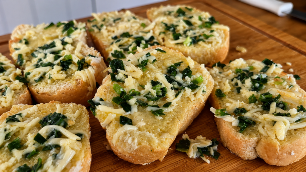 paes-empanados-em-massa-para-rabanada-salgada-1024x576 Rabanada Salgada com Pão Amanhecido: Receita Crocante, Rápida e Sem Desperdício