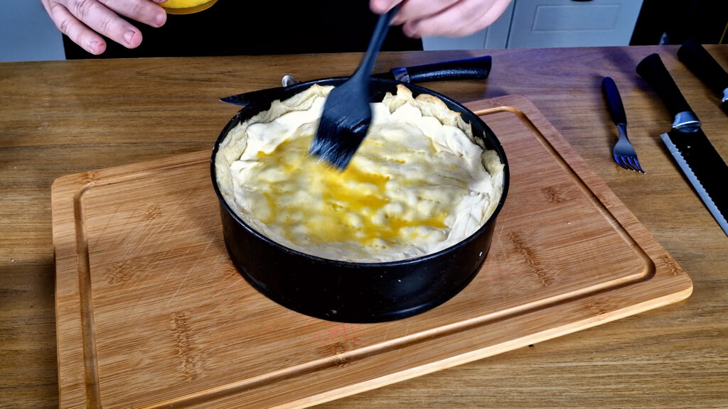 meat-pie-antes-de-ir-ao-forno-1024x576 Meat Pie Australiana: A Famosa Torta de Carne da Austrália