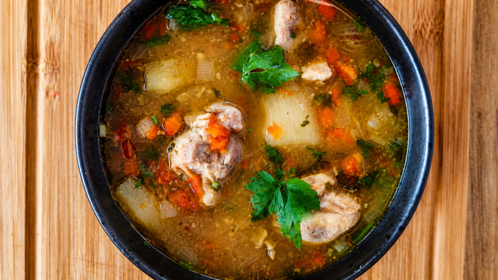 sancocho-panamenho-1-1024x576 Sancocho Panameño: A Tradicional Sopa do Panamá que Conquistou Gerações