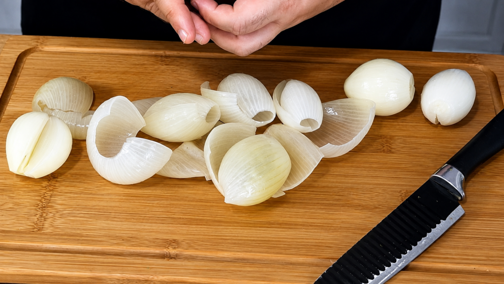cebolas-cozidas-com-petalas-soltas-1024x576 Sogan Dolma: Cebolas Recheadas com Carne e Arroz da Bósnia