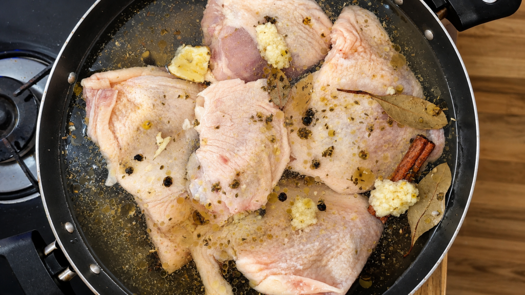 cozido-aromatico-para-saleeg-1024x576 Saleeg: Aprenda a Fazer o Tradicional Arroz Cremoso da Arábia Saudita