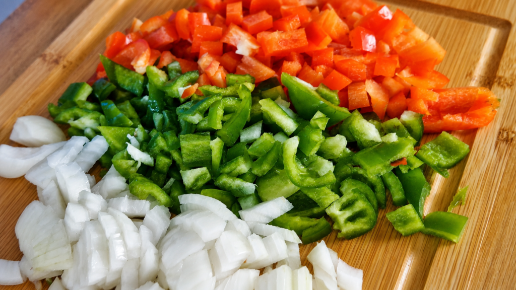 ingredientes-para-shakshuka-1-1024x576 Chakchouka Argelina: Aprenda a Fazer a Tradicional Receita de Tomate, Pimentões e Ovos