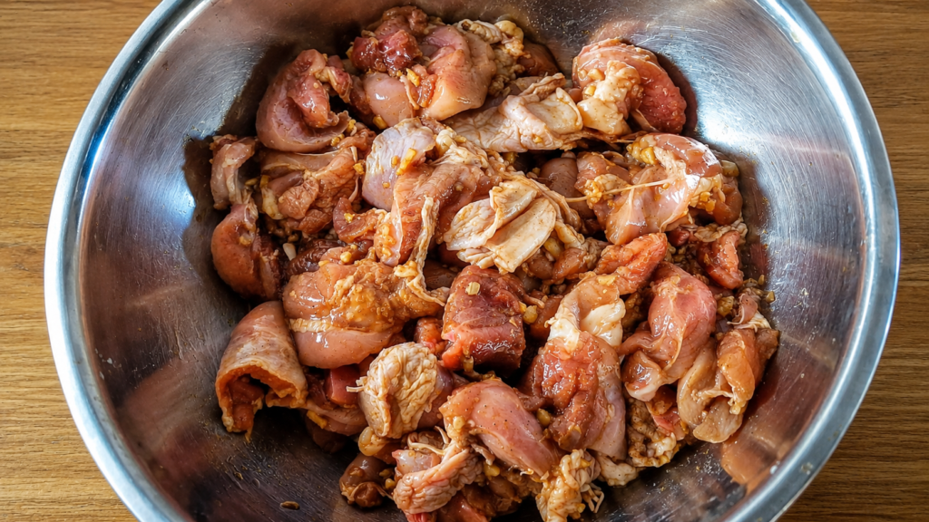 karaage-marinado-1024x576 Karaage Japonês: Aprenda a Fazer o Frango Frito Mais Crocante e Suculento do Japão