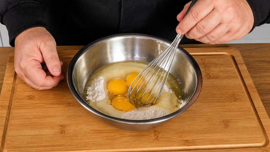 preparando-massa-para-toad-in-the-hole-1024x576 Toad in the Hole: Aprenda a Fazer o Tradicional "Sapo no Buraco" da Inglaterra