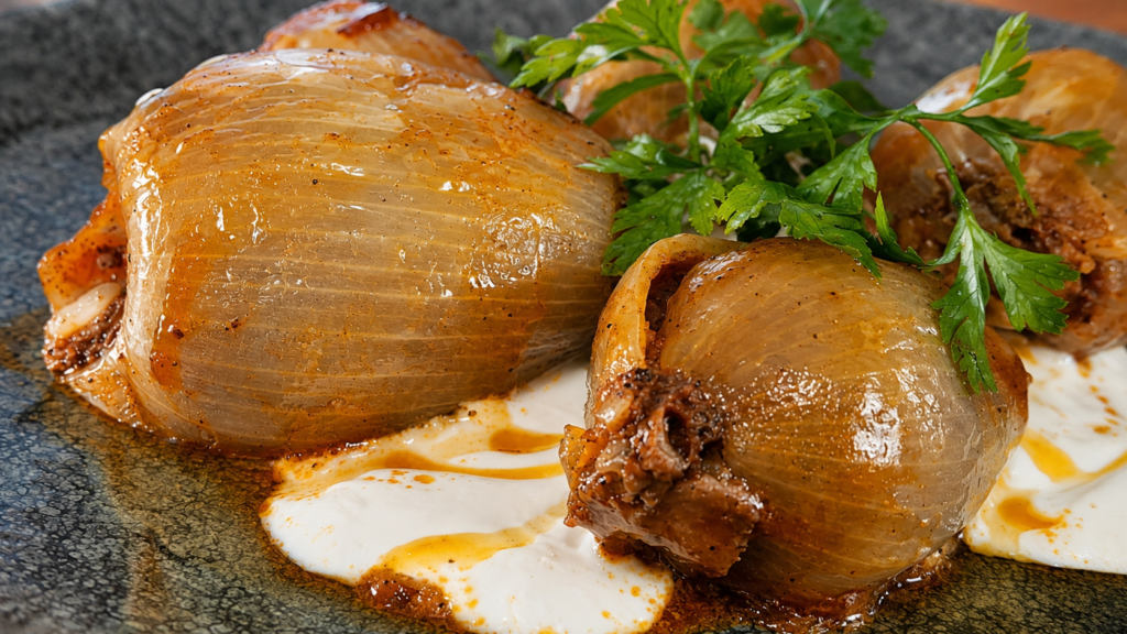 sogan-dolma2-1024x576 Sogan Dolma: Cebolas Recheadas com Carne e Arroz da Bósnia