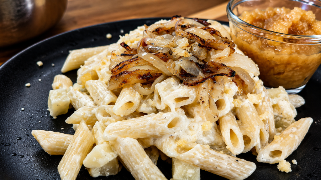 aplermagronen-suico-1024x576 Älplermagronen: Macarrão Suíço com Batata, Queijo e Purê de Maçã