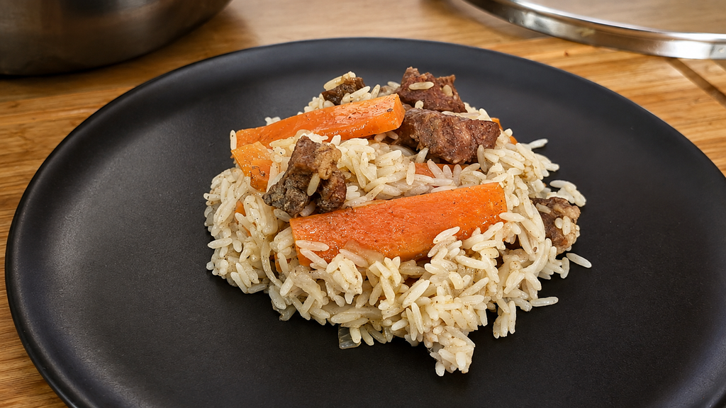 plov-do-chef-pv-show-1024x576 Plov Uzbeque: Arroz com Carne, Cenoura e Especiarias