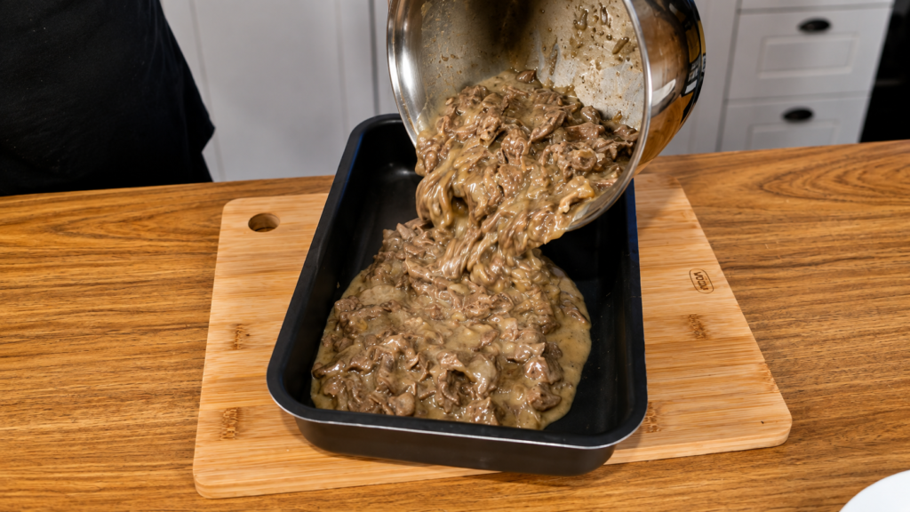 ragu-de-carne-para-Bitterballen-1024x576 Bitterballen Holandês: Bolinho de Carne Cremoso e Crocante