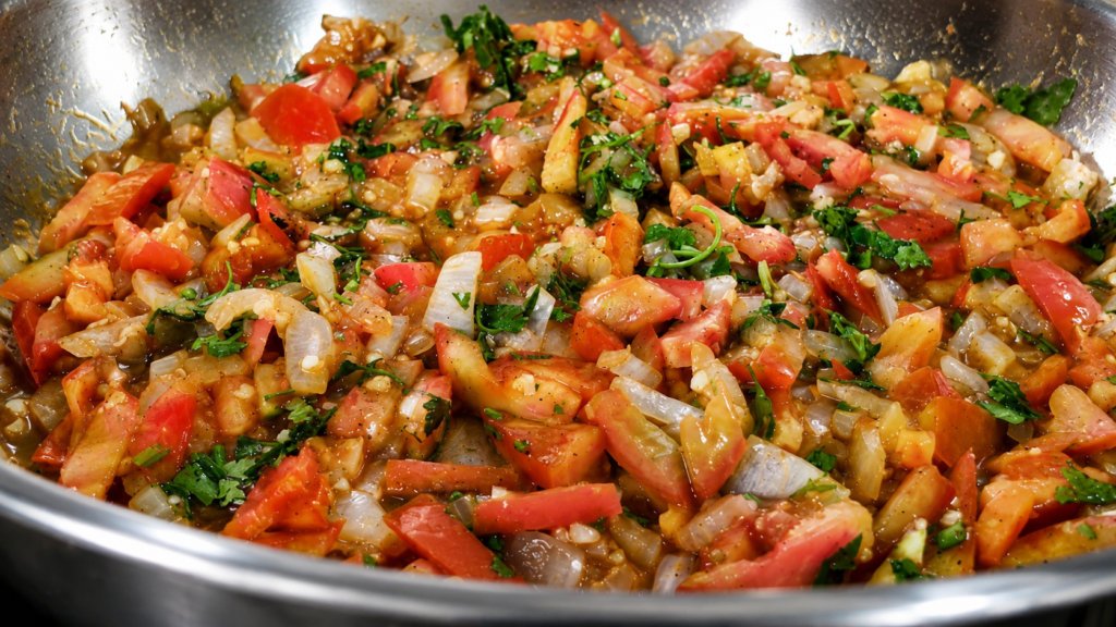 refogado-para-Imam-Bayildi-1024x576 İmam Bayıldı: Berinjela Recheada Turca com Tomate, Cebola e Azeite