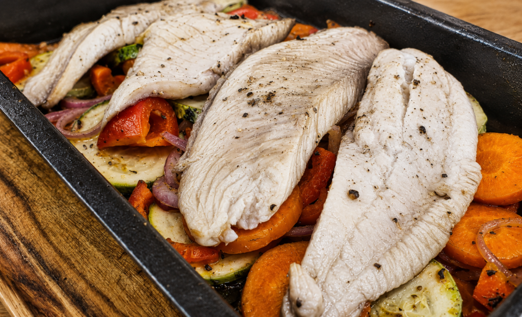 tilapia-no-forno-com-legumes-1024x621 Tilápia ao Forno com Vegetais: Receita Leve, Suculenta e Cheia de Sabor