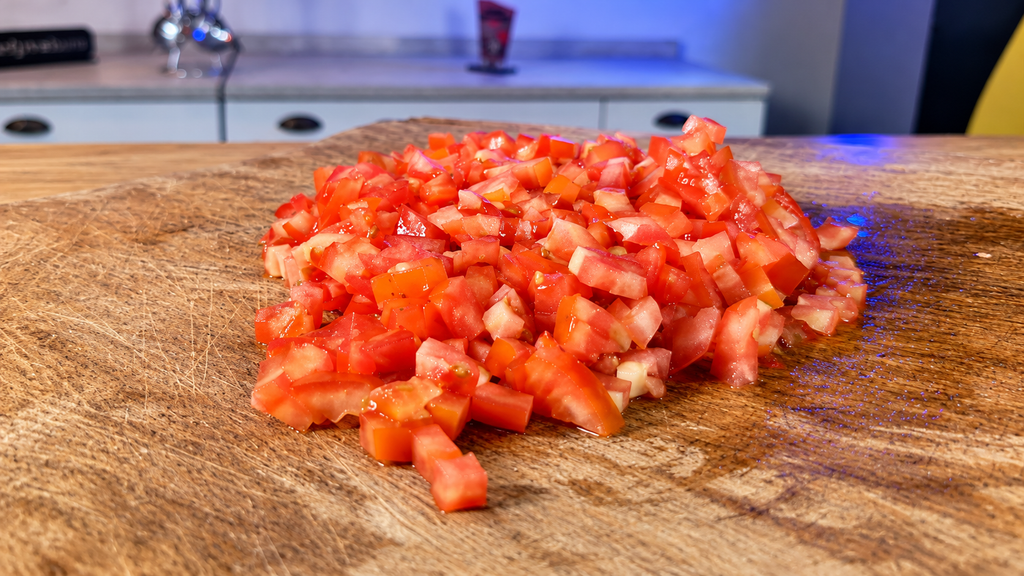Tomates-Picados-na-Tabua-Rustica-1024x576 Bruschetta de Tomate e Manjericão: Receita Italiana Simples e Crocante